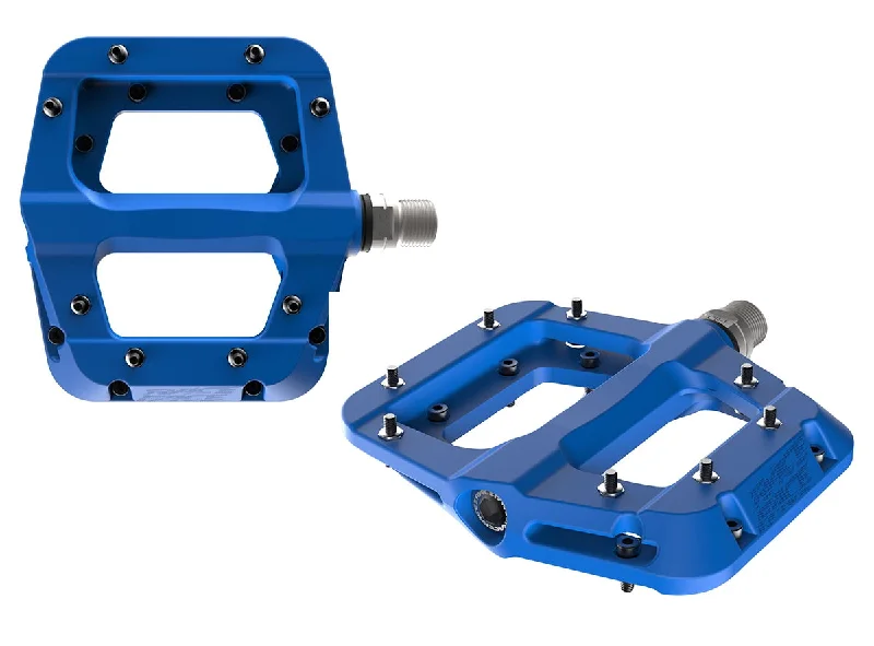 Compact tire kit-Race Face Chester Flat Pedals - Blue