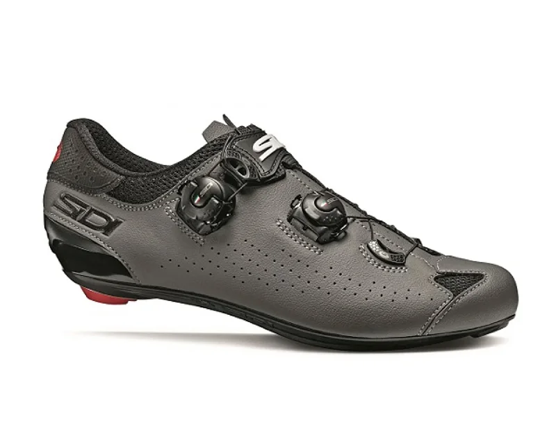 Breathable bike socks-cycling clothing with minimal flair-Sidi Genius 10 Shoe Blk/Gry 46